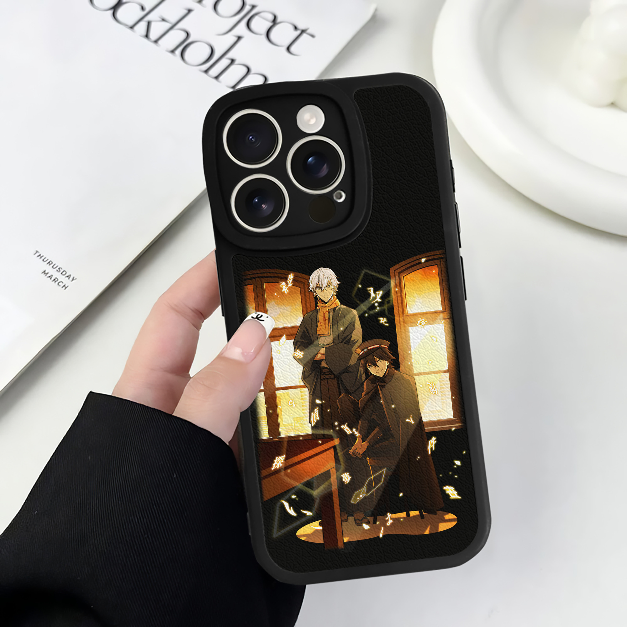 （画像用） 文豪ストレイドッグス Bungo Stray Dogs 【iPhone 16シリーズ対応】シリコンスマホケース（レザー調） 材質：シリコン